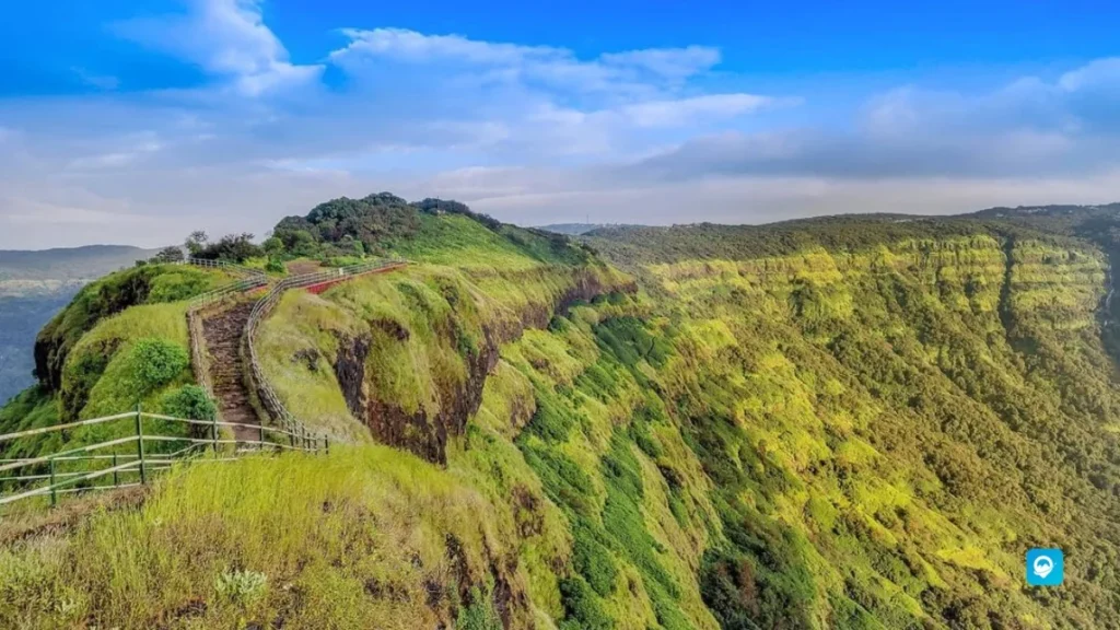 Elphinstone Point 