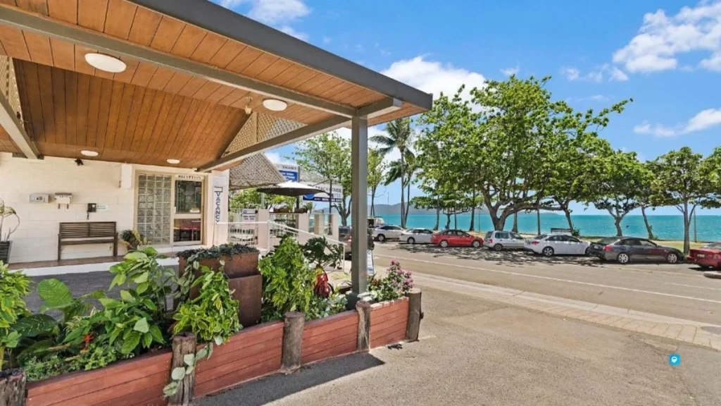 Beach House Motel