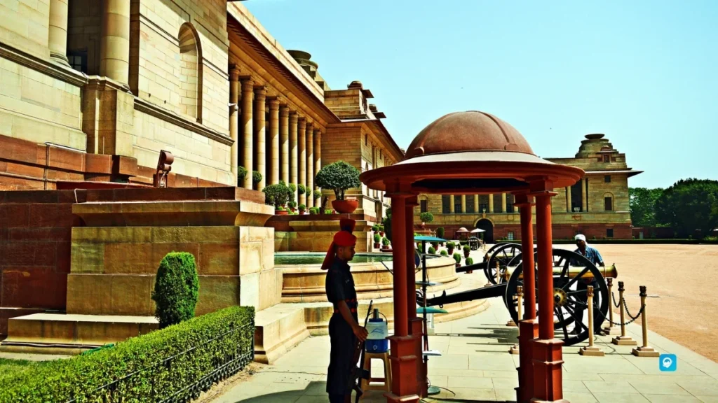 Empty Havelis of Luthyens Delhi - South Avenue