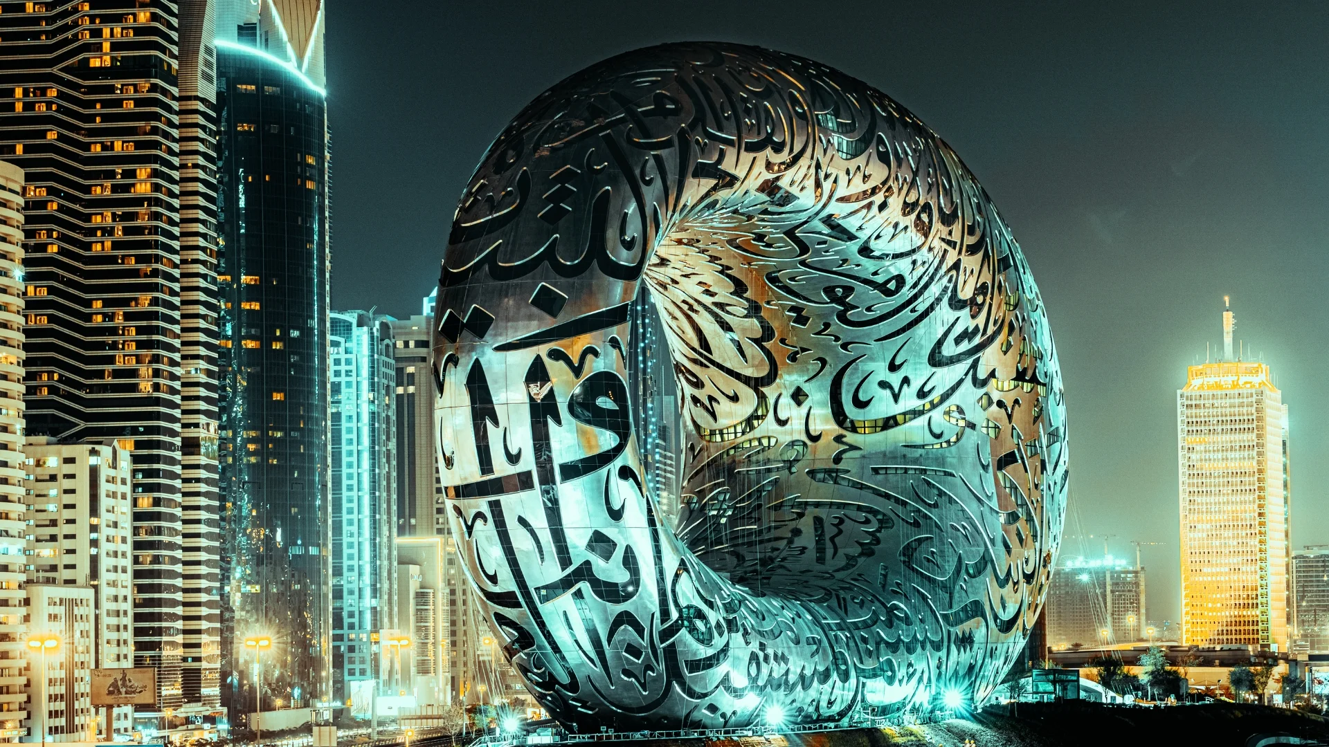 top 10 places to visit in dubai banner image