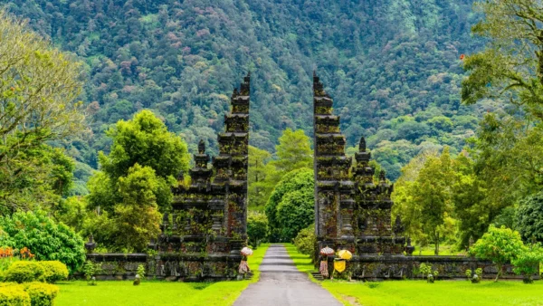 Top 7 Best Places to Stay in Bali banner