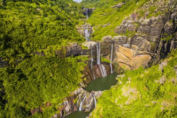 7 Hidden Waterfalls in Mauritius Near Port Louis