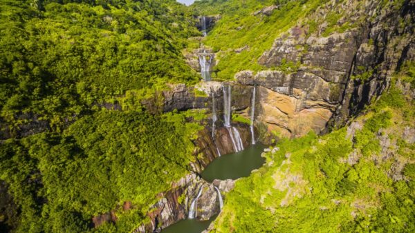 7 Hidden Waterfalls in Mauritius Near Port Louis