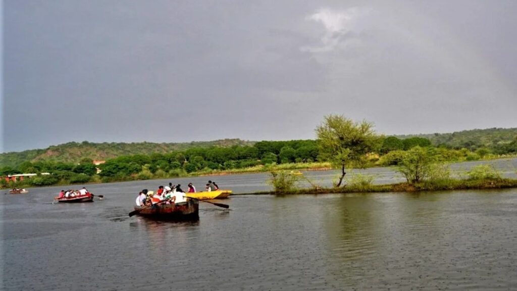 Damdama Lake