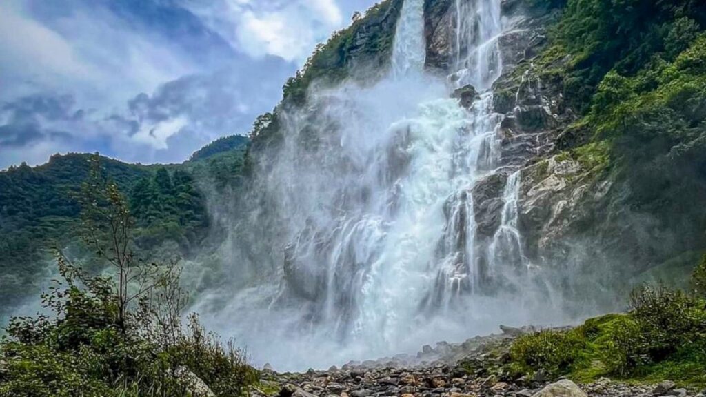 Nuranang Falls