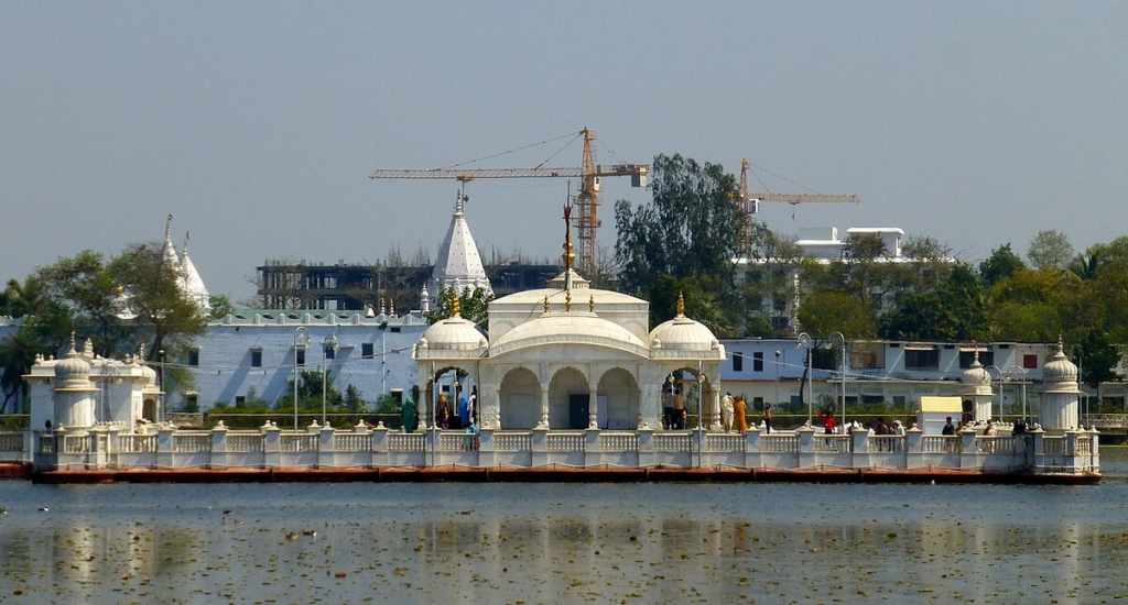 Pawapuri Jal Mandir