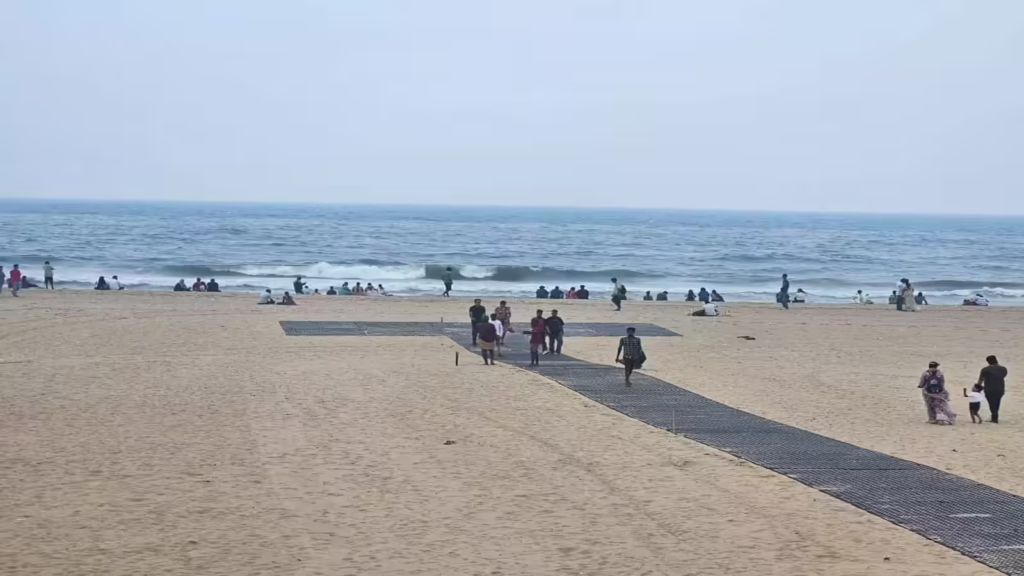 Thiruvanmiyur Beach